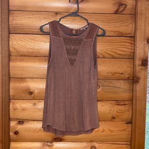 Buckle gimmicks top size small